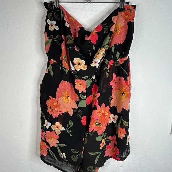 Floral Print Halter Romper - Large - Bright, Vibrant Summer Style - Picture 7 of 12